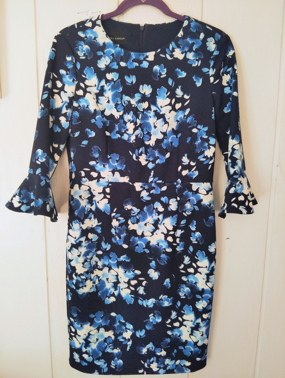Donna Morgan, Floral Bell Sleeve Sheath Dress. Size 6
